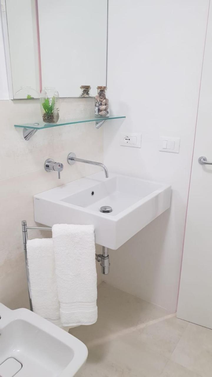 Snc1018 Modern Boutique Apartment Venesia Bagian luar foto